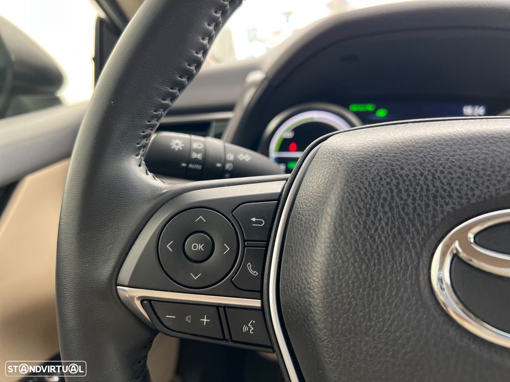 Toyota Camry 2.5 Hybrid Exclusive - 21