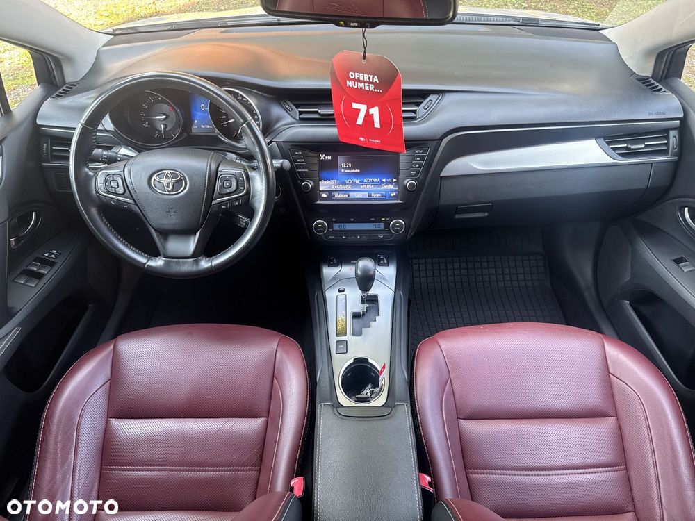 Toyota Avensis 1.8 Selection MS - 10