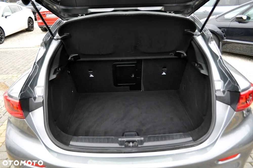 Infiniti Q30 1.6t DCT Premium Tech Cafe Teak - 36