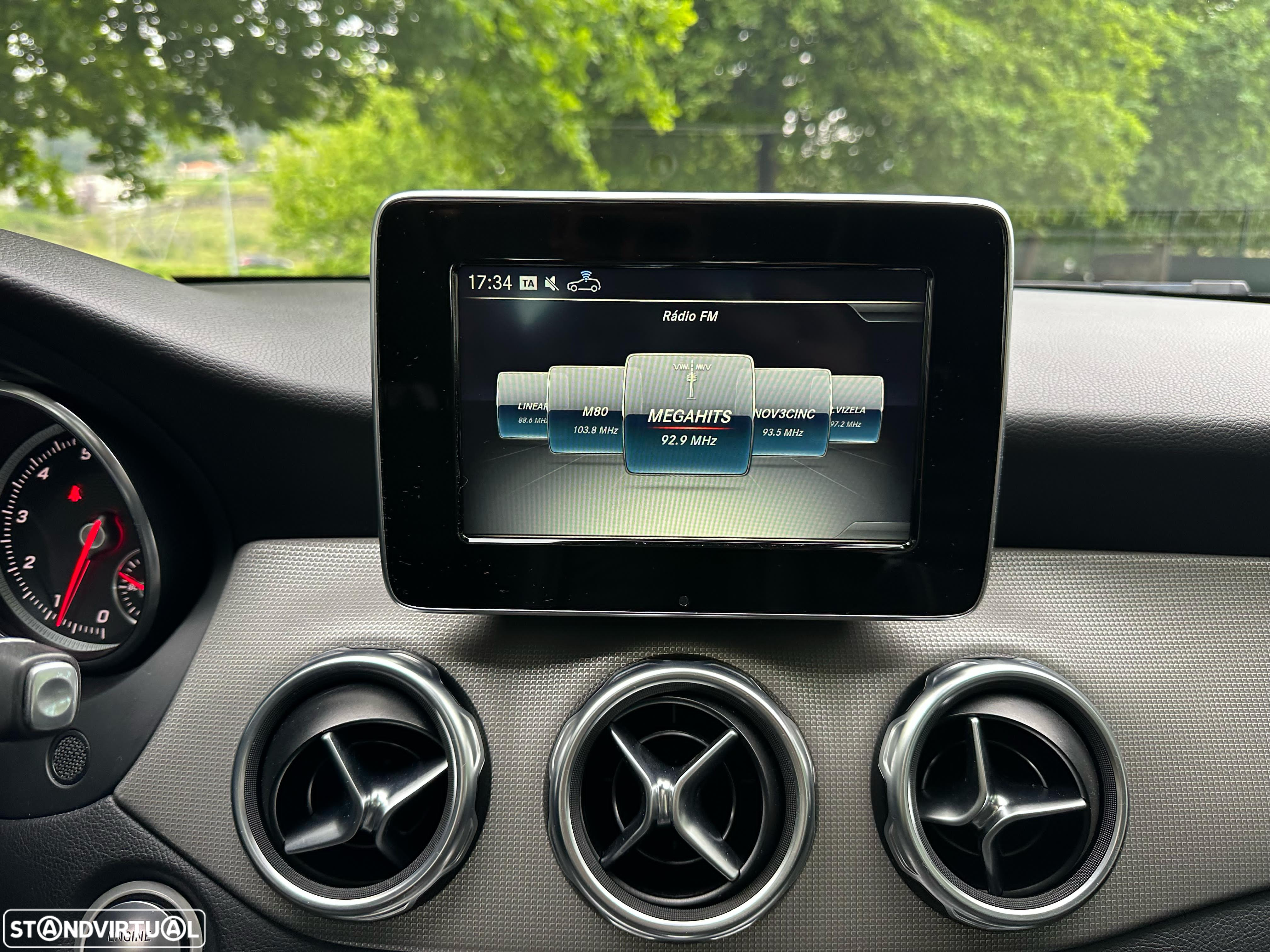 Mercedes-Benz GLA 220 4Matic 8G-DCT Special Edition - 29