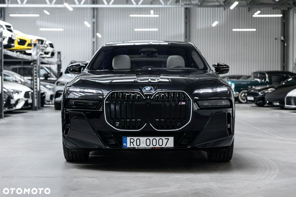 BMW Seria 7 M760e PHEV xDrive Individual Edition sport - 4