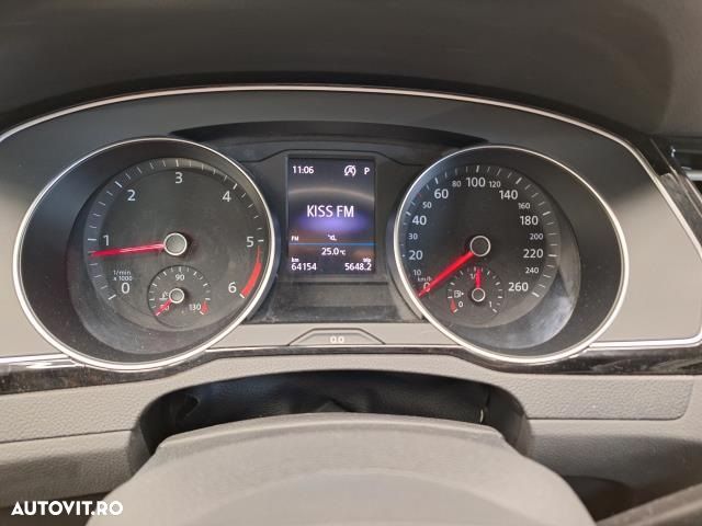 Volkswagen Passat - 8