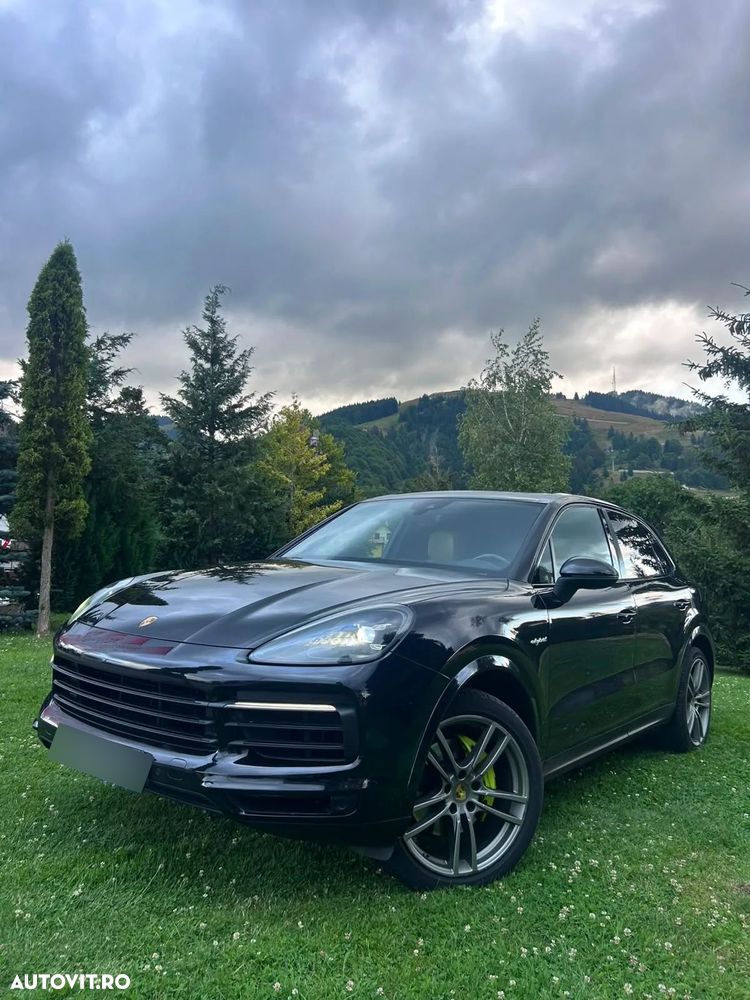 Porsche Cayenne - 1