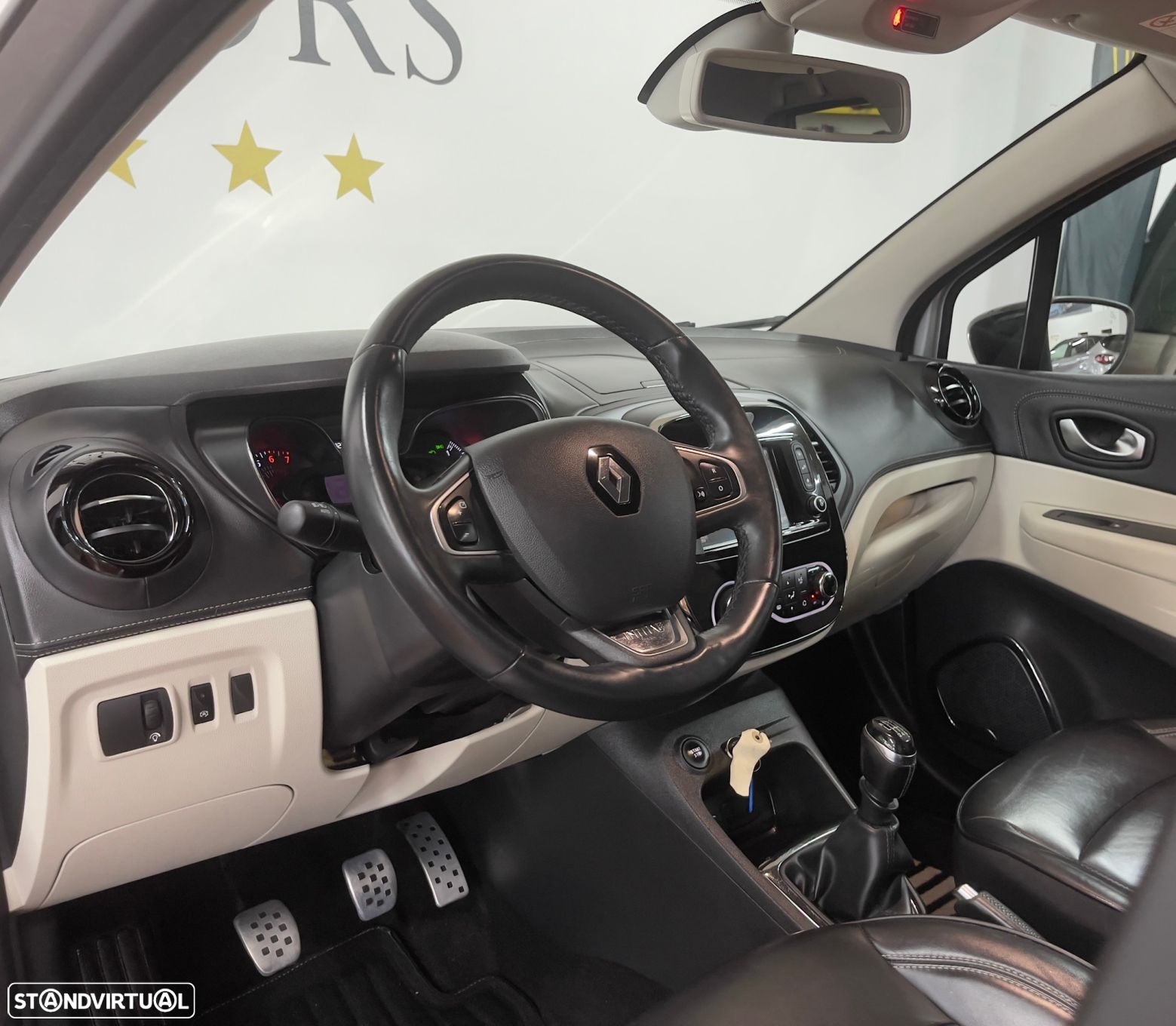 Renault Captur 1.3 TCe Initiale Paris - 4