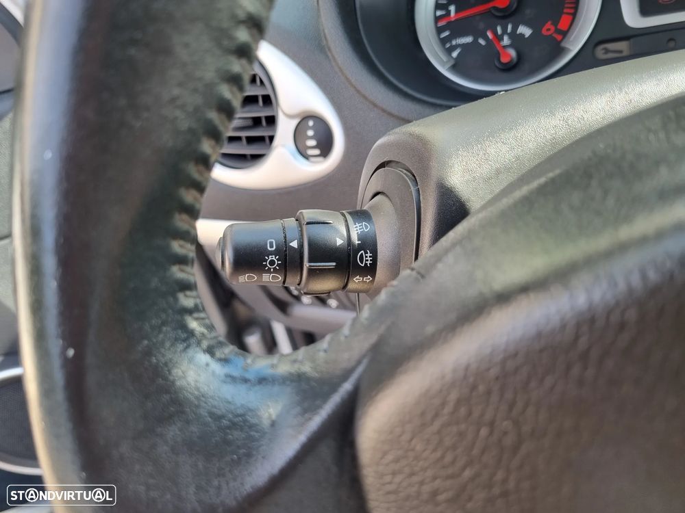 Renault Clio Break 1.5 dCi Dynamique S - 14