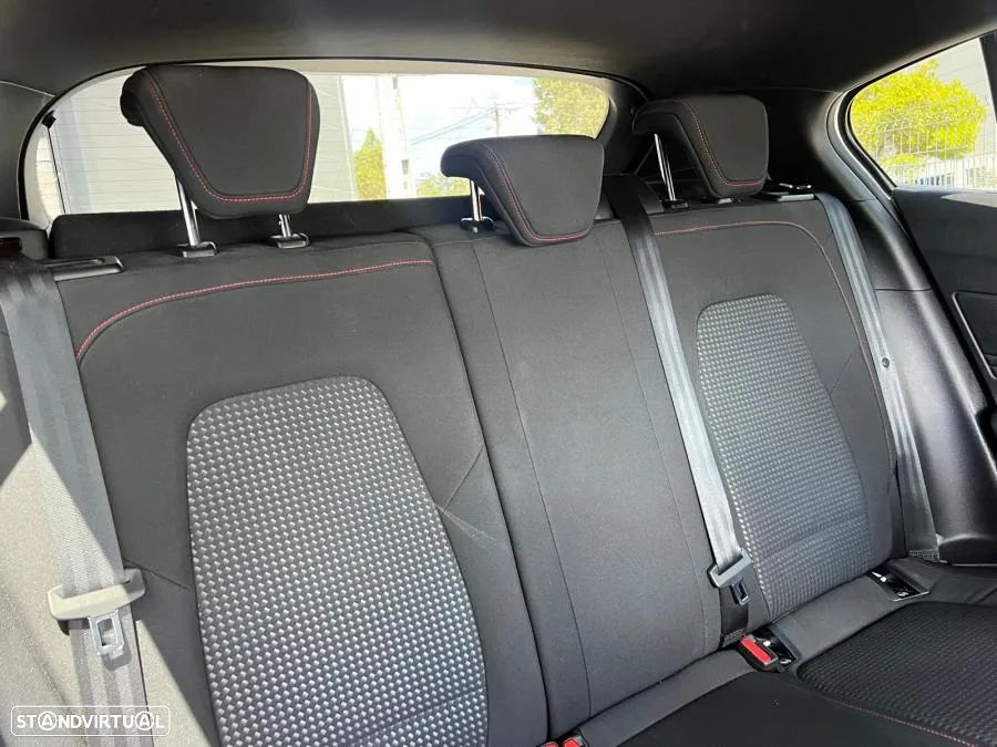 Ford Focus 1.0 EcoBoost ST-Line - 10