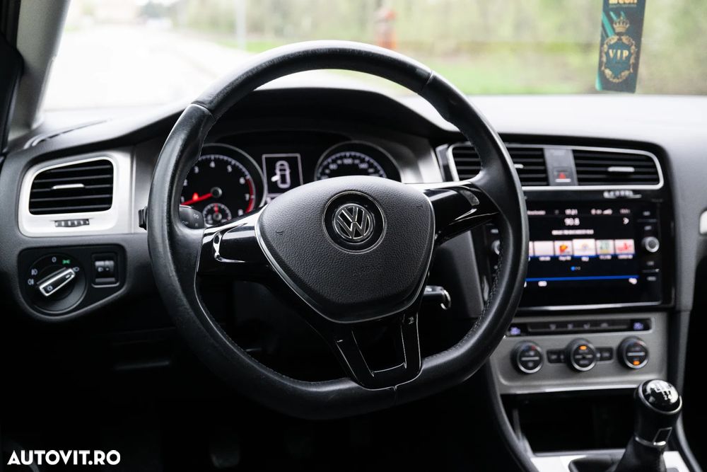 Volkswagen Golf 1.2 TSI BlueMotion Technology Comfortline - 13
