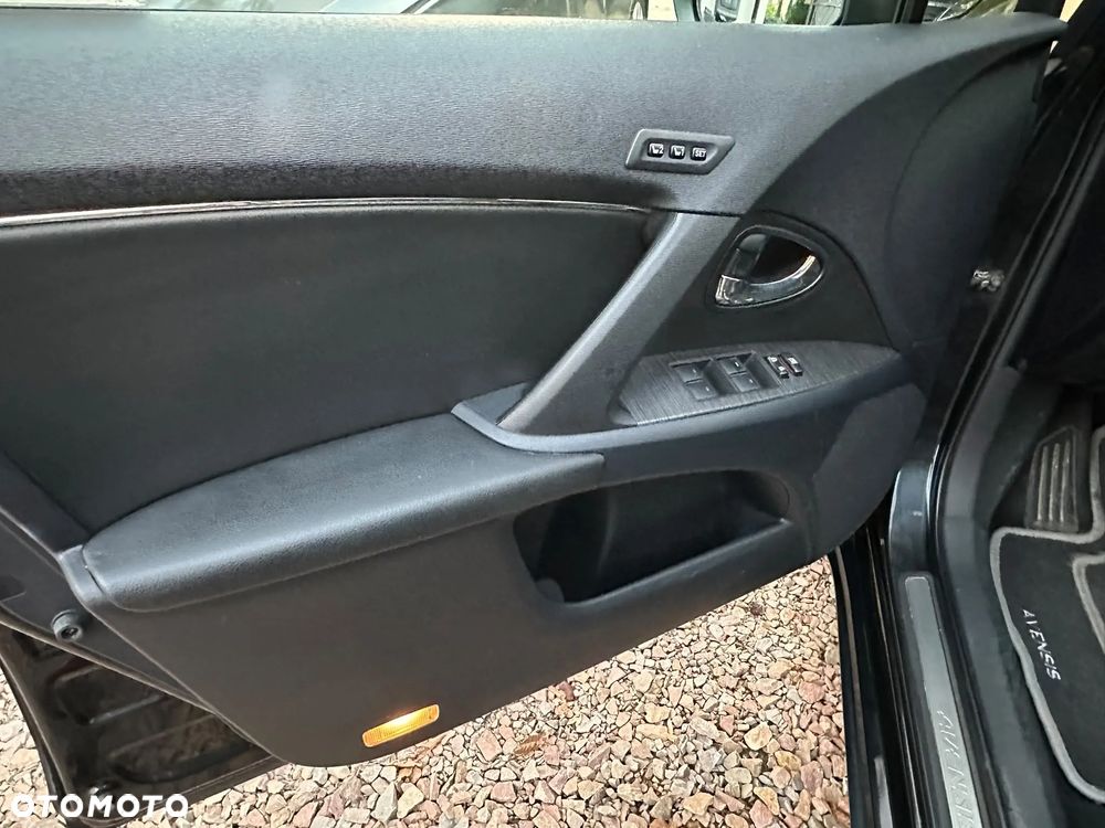 Toyota Avensis - 10