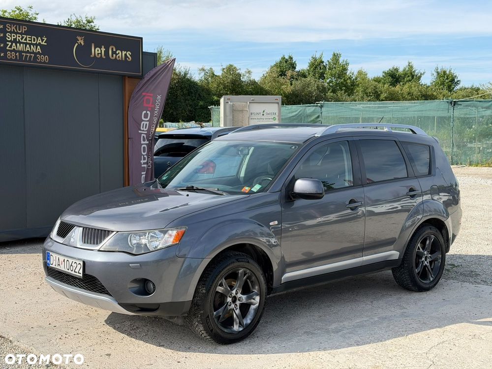 Mitsubishi Outlander - 1