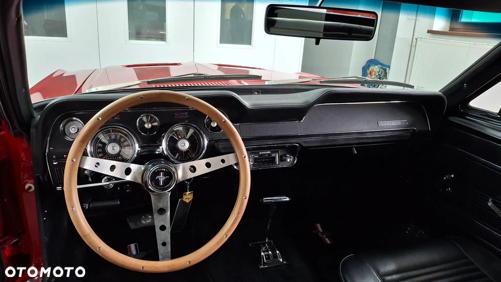 Ford Mustang - 7