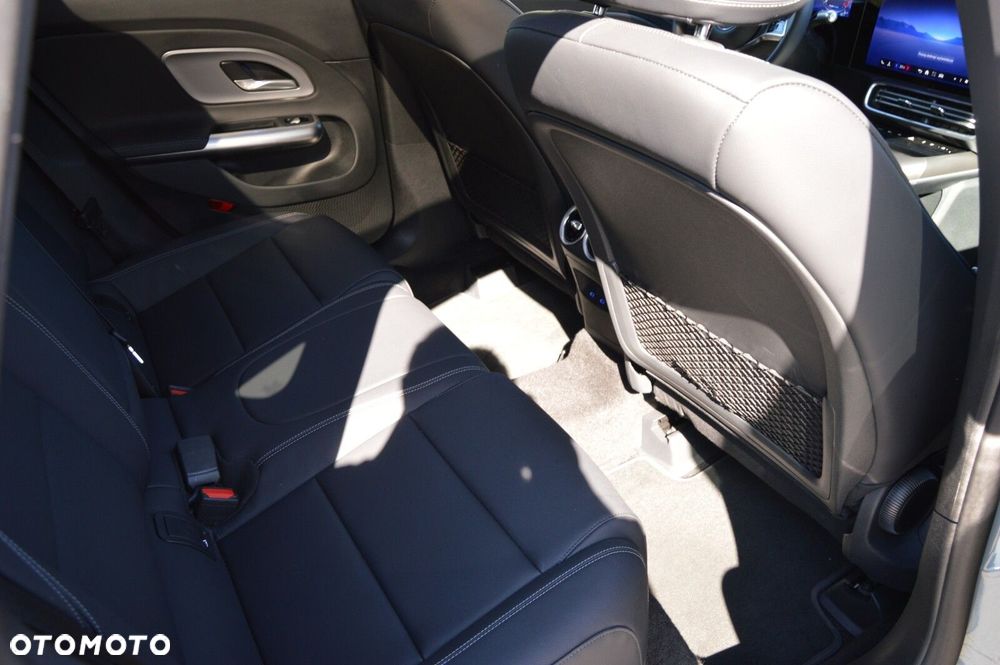Mercedes-Benz CLA - 23