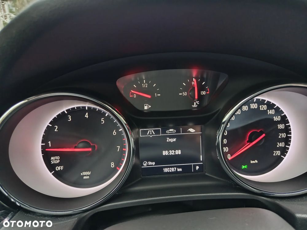 Opel Insignia - 10