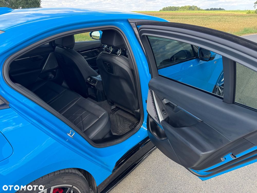 BMW Seria 5 520d xDrive mHEV - 14