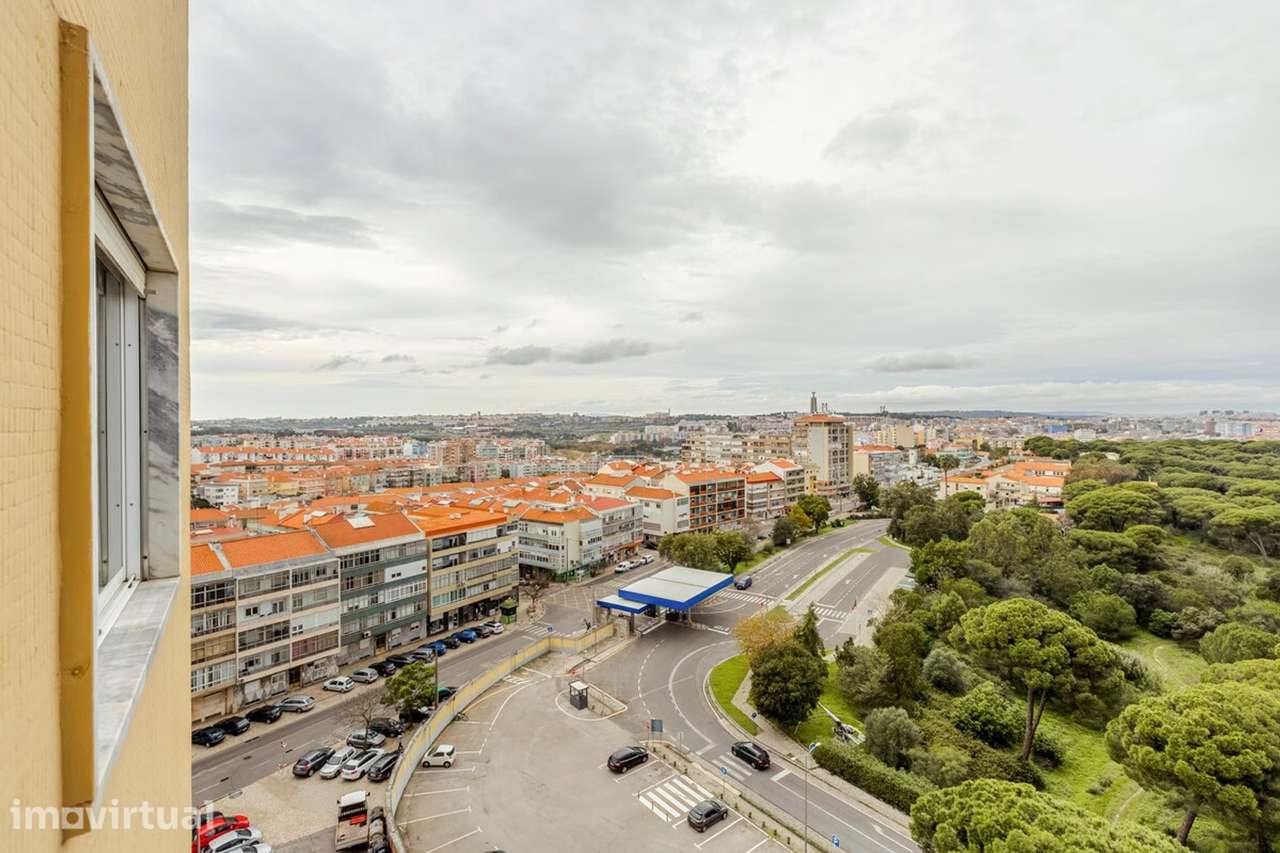Apartamento T2 com varanda e garagem em Almada - Grande imagem: 4/24