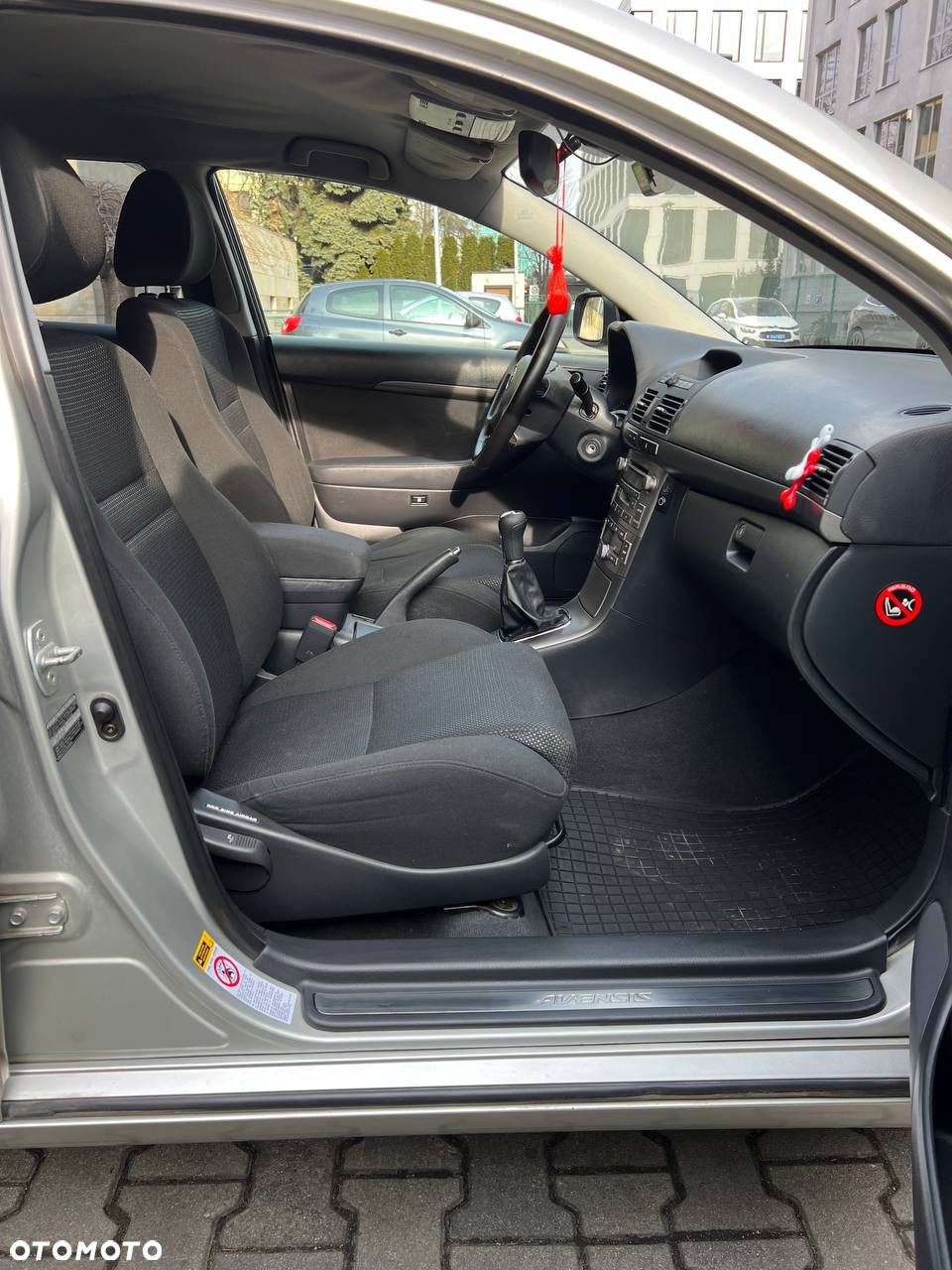 Toyota Avensis - 18