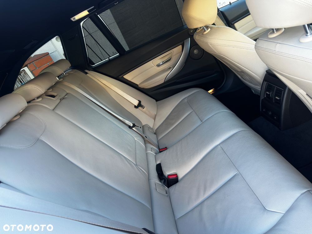 BMW Seria 3 320d Edition M Sport Shadow - 19