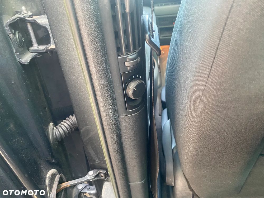 Peugeot 5008 e-HDI FAP 115 EGS6 Stop&Start Allure - 25