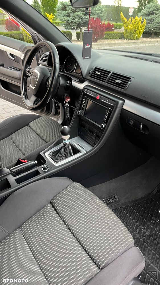Audi A4 Avant 2.0 TDI - 10