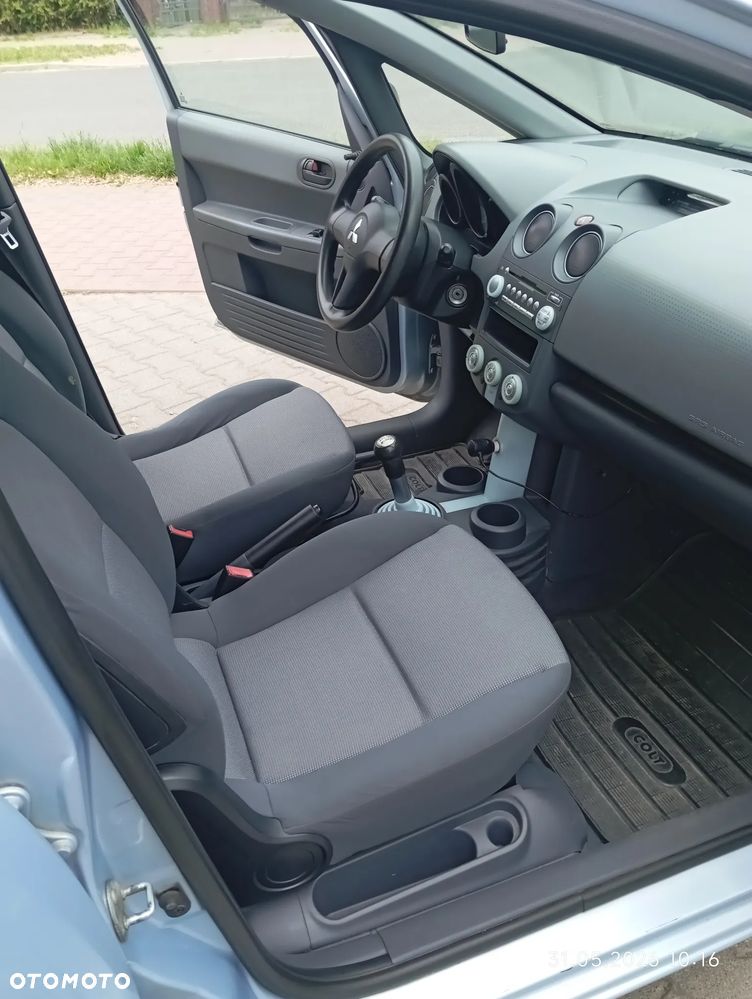 Mitsubishi Colt 1.1 - 16