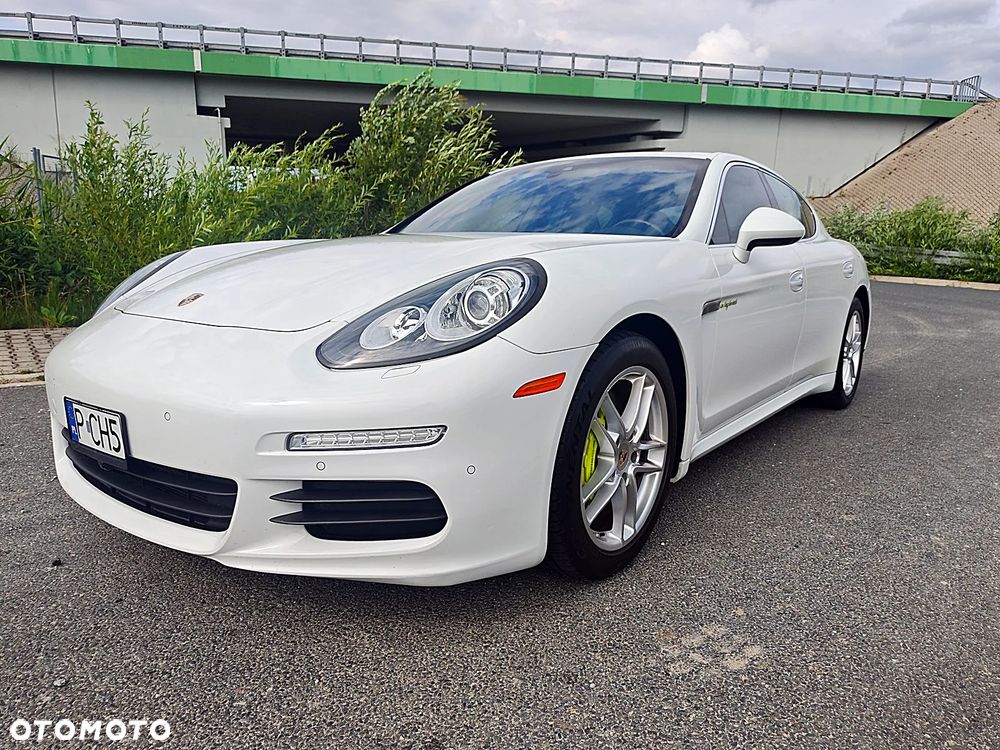 Porsche Panamera - 1