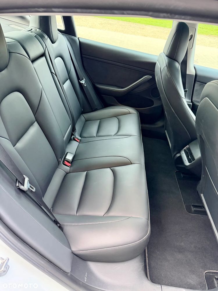 Tesla Model 3 - 17