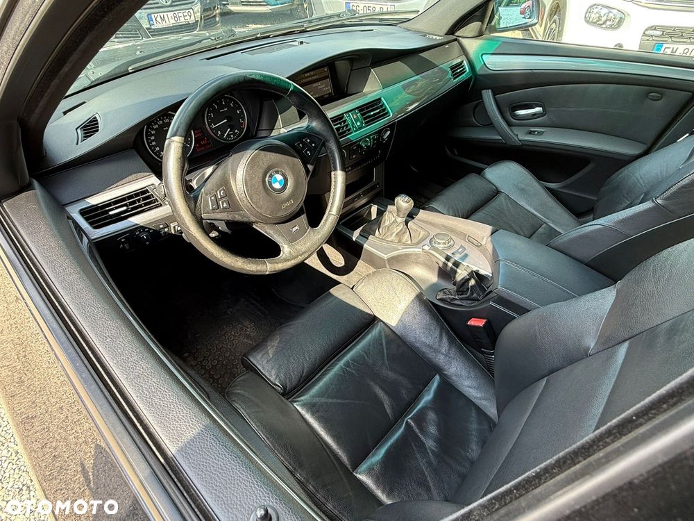 BMW Seria 5 523i - 12