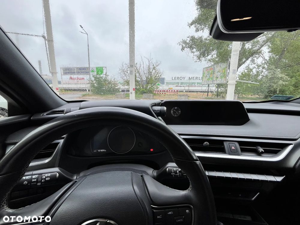 Lexus UX 250h GPF F Impression 2WD - 8
