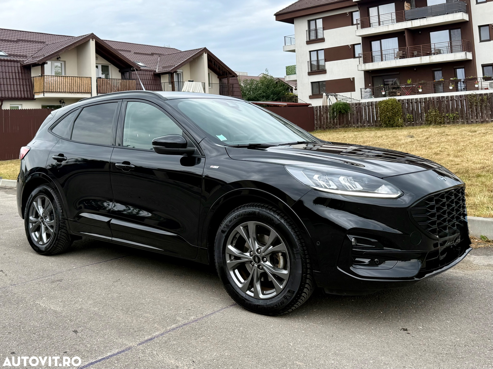 Ford Kuga 2.5 Duratec FHEV ST-LINE - 28