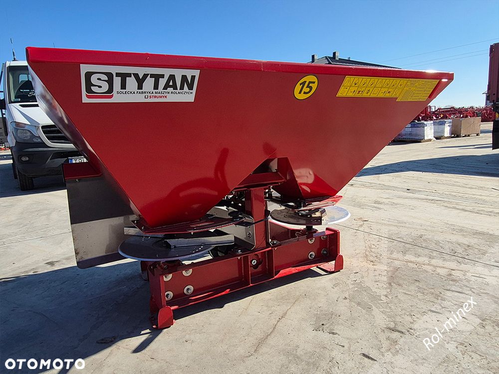 Hydraulika + Plandeka Rozsiewacz do nawozów Strumyk Tytan Transport - 3