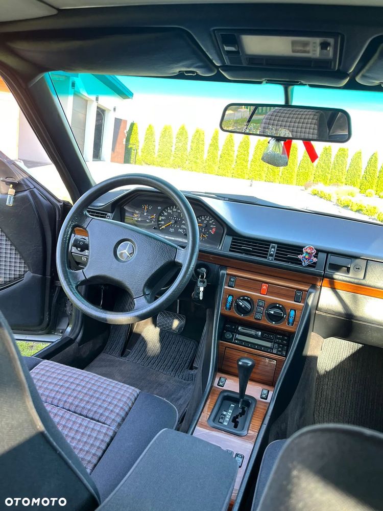 Mercedes-Benz W124 (1984-1993) - 17