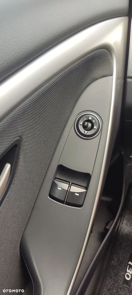 Hyundai i30 1.4 Fifa World Cup Edition - 18