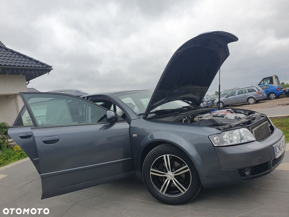 Audi A4 Limousine - 3