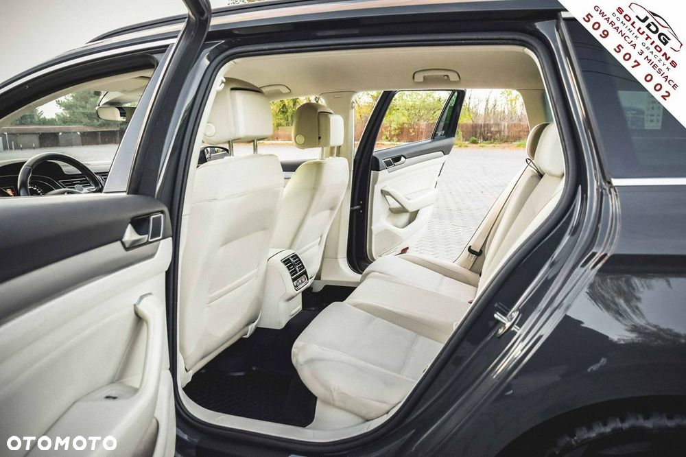 Volkswagen Passat - 31