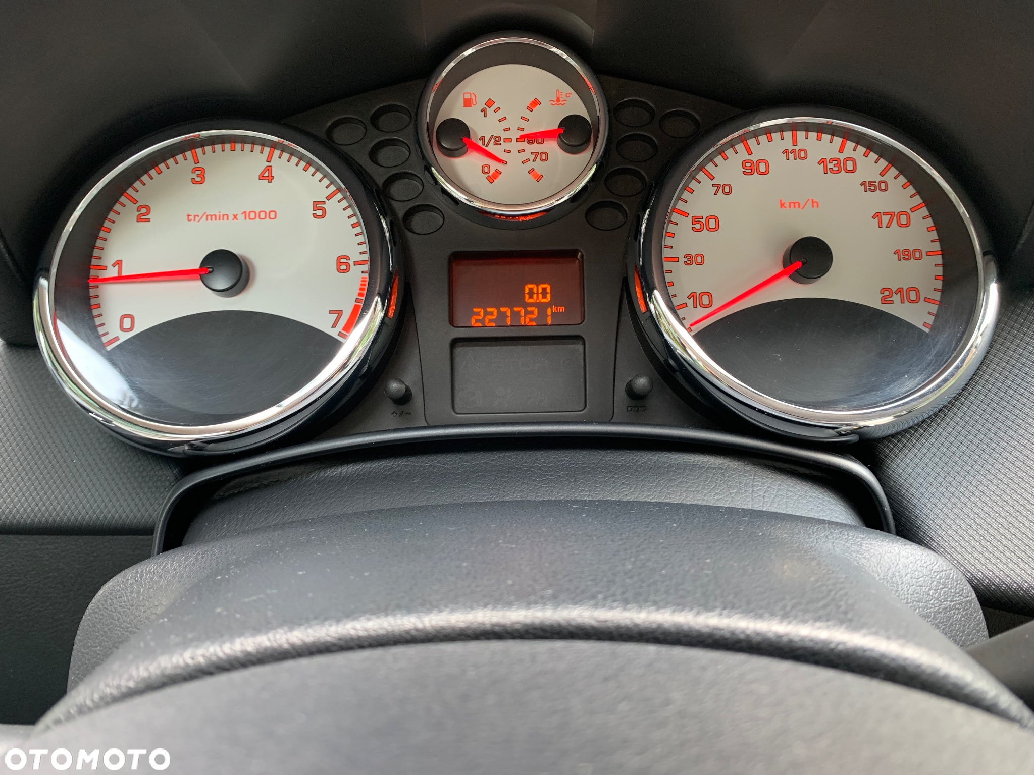 Peugeot 207 CC 120 VTi Roland Garros - 25