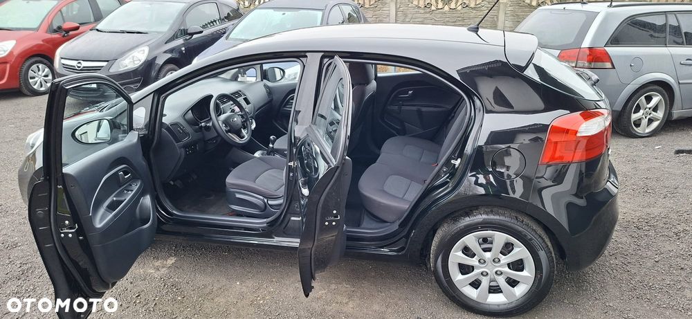 Kia Rio - 21