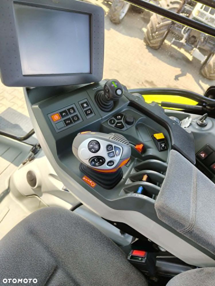 Claas ARION 650 - 8