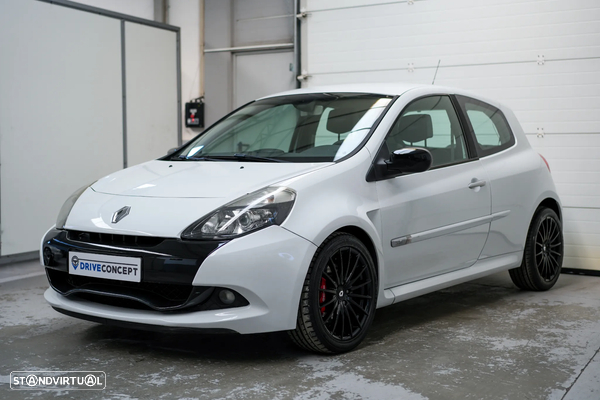 Renault Clio 2.0 16V RS