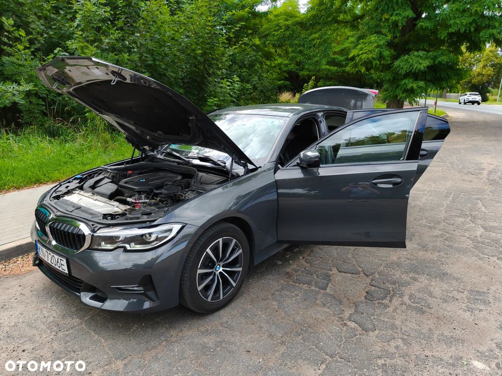BMW Seria 3 320d xDrive - 17