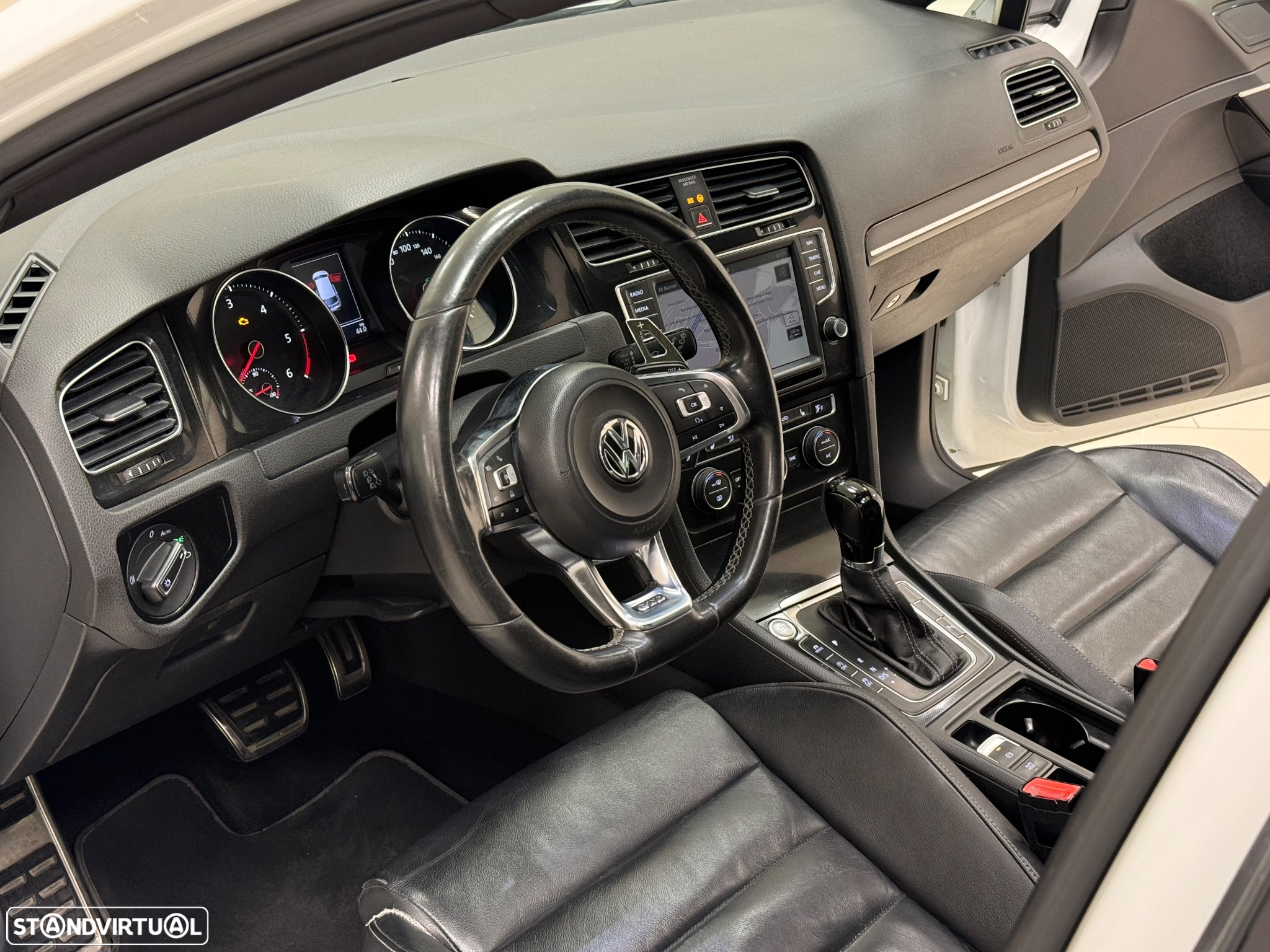 VW Golf 2.0 TDI GTD DSG - 43