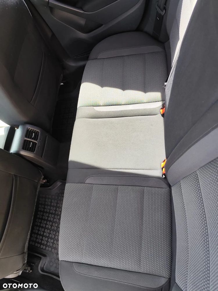 Volkswagen Golf - 10