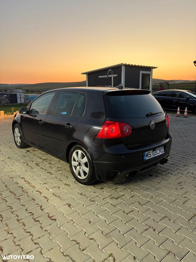 Volkswagen Golf - 6