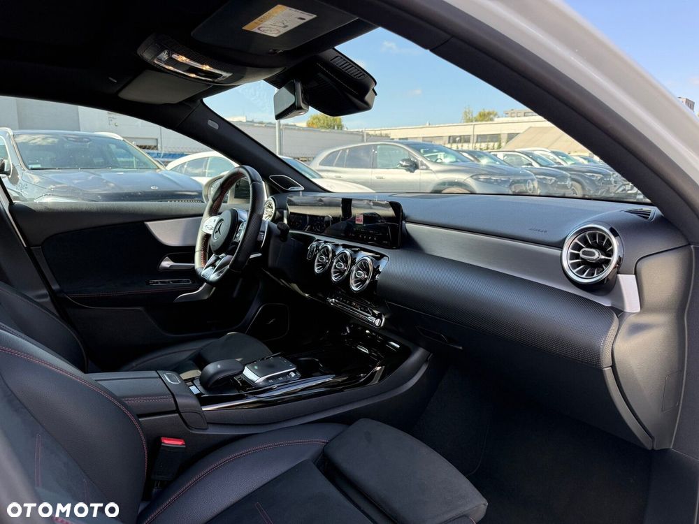 Mercedes-Benz Klasa A 35 AMG 4-Matic 7G-DCT - 27