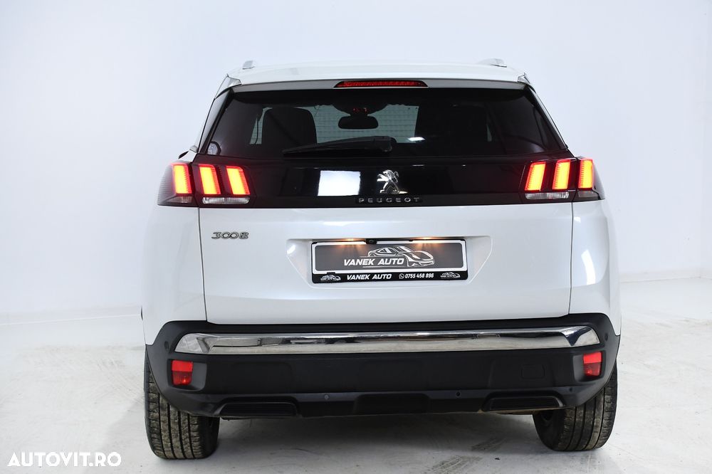 Peugeot 3008 1.2 PureTech Turbo S&S Allure - 6