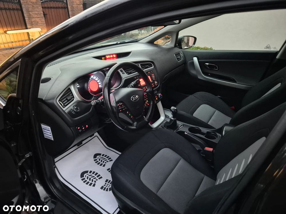 Kia Ceed 1.6 GDI Dream-Team Edition - 7