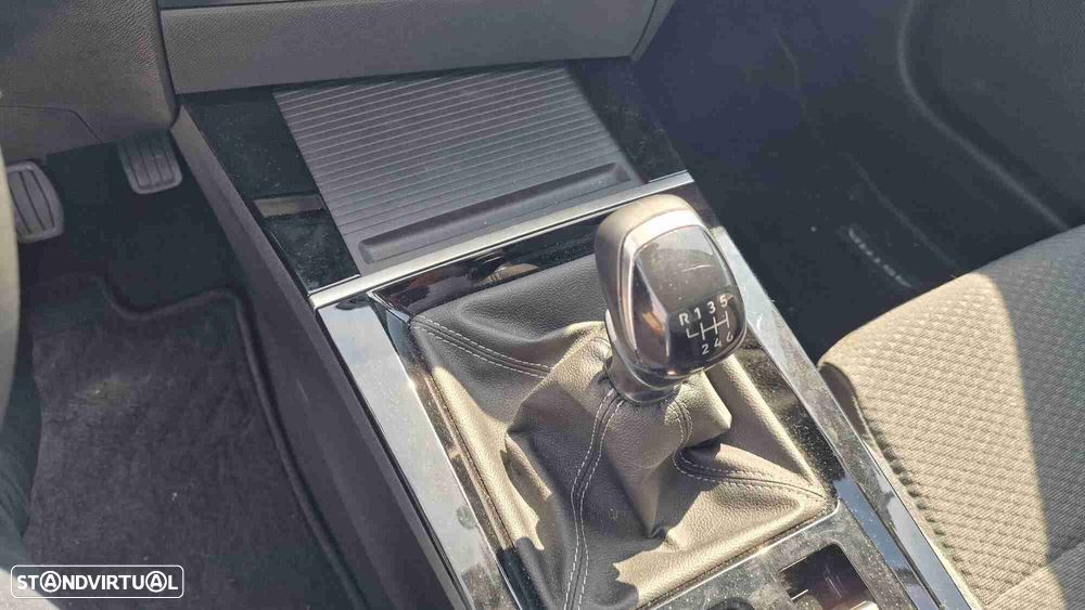 Opel Astra Sports Tourer 1.2 T Edition - 3