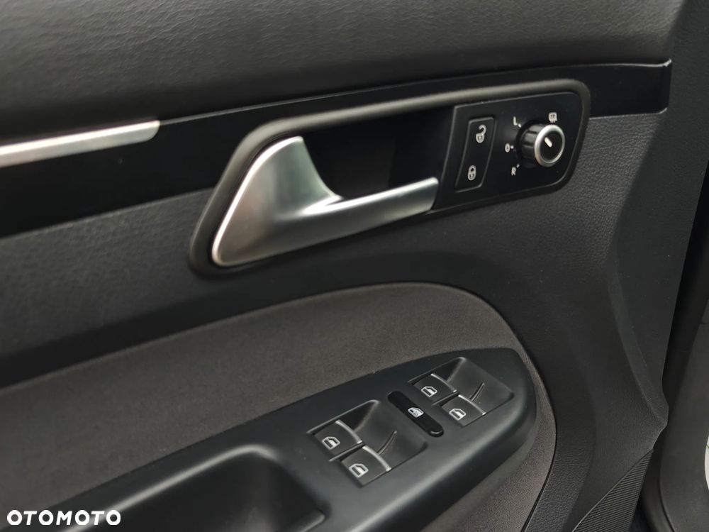 Volkswagen Touran 1.6 TDI DPF Highline - 11