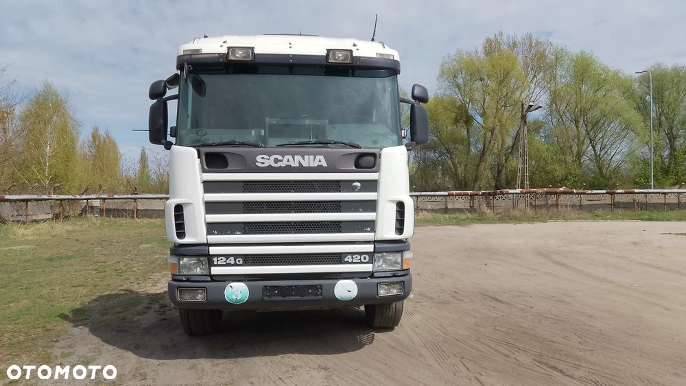 Scania 124G 420 8x4 - 4