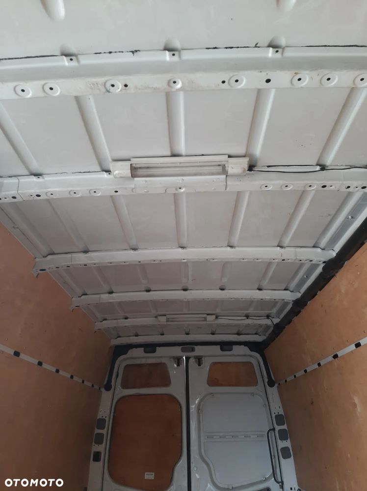 Mercedes-Benz Sprinter 318 - 10