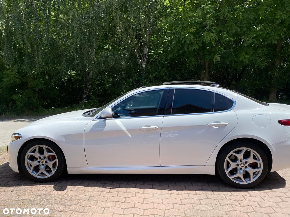 Alfa Romeo Giulia - 4