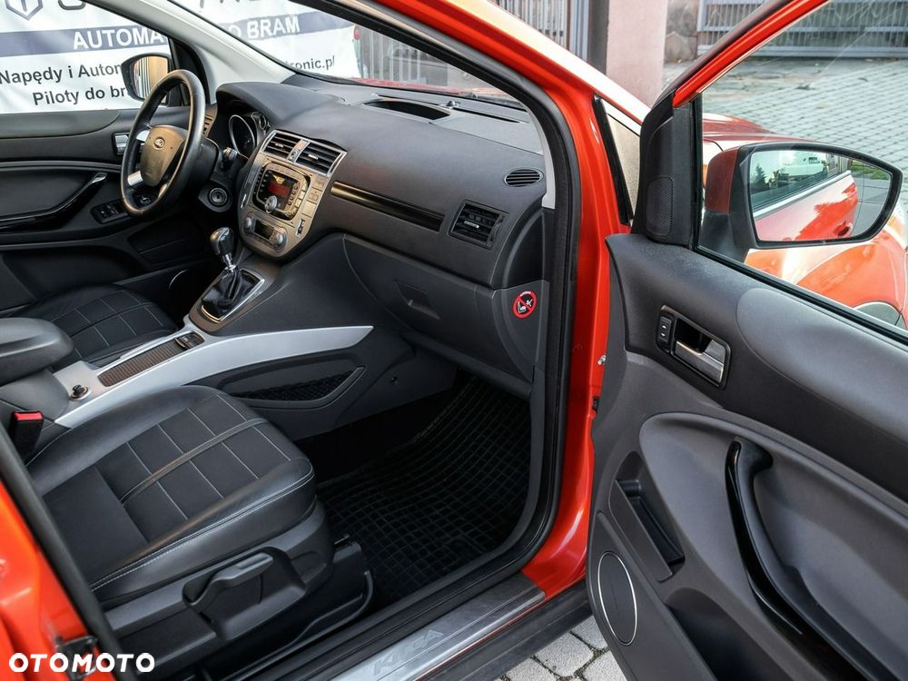 Ford Kuga 2.0 TDCi 2x4 Titanium - 22